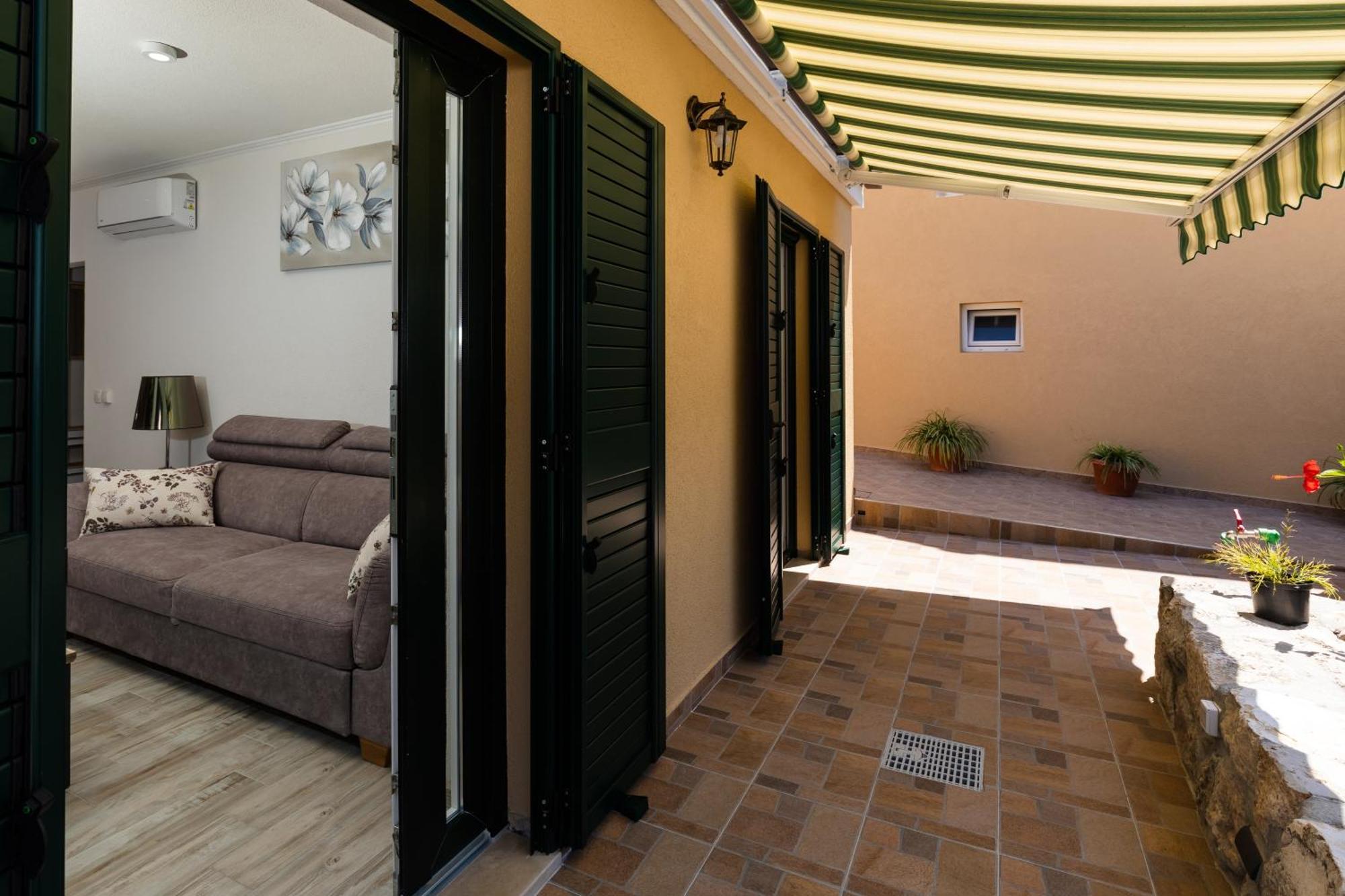 Apartment Pod Nespolom تريستينو الغرفة الصورة